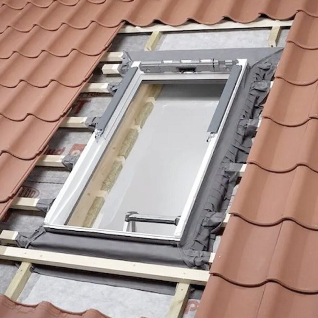 Moldura c/ Tela Impermeabilizante p/ Janela Sótão VELUX MK04 78x98cm