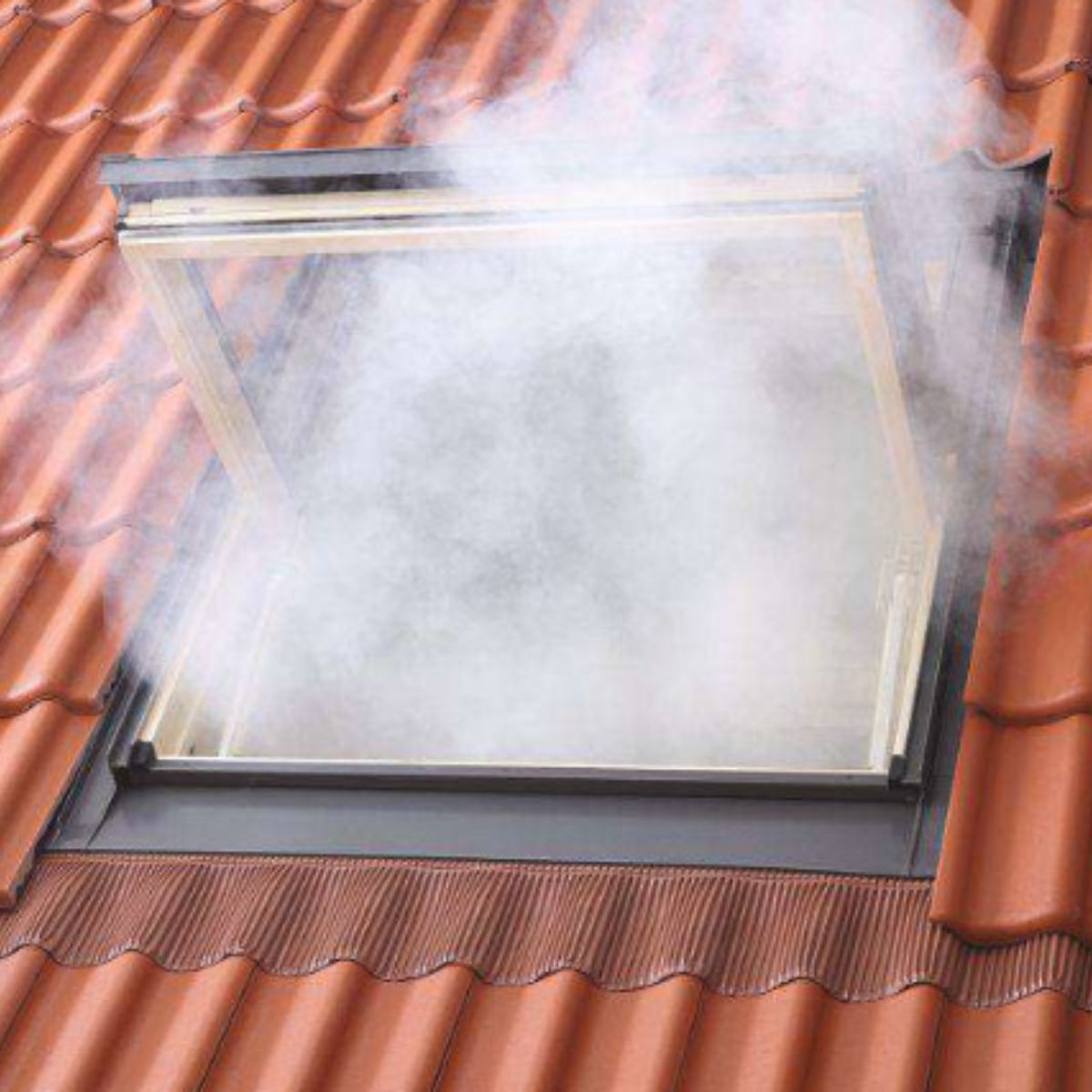 Janela Desenfumagem para Cobertura Inclinada VELUX UK04